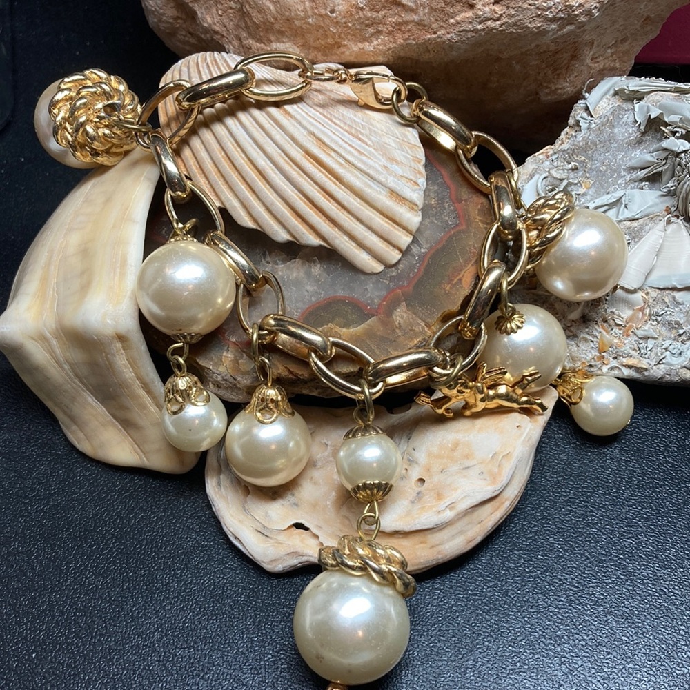 Chunky Faux Pearl Bracelet
